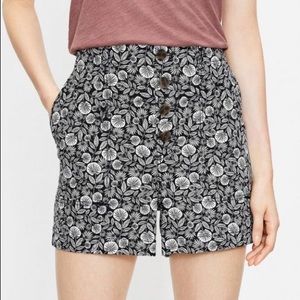 DONATED Button Front Structured Shorts In Palm Leaf